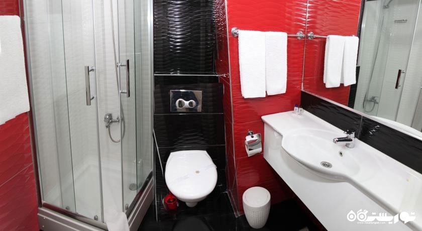 حمام و سرویس بهداشتی اتاق ها